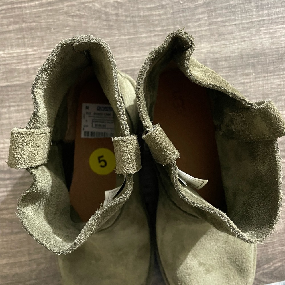 UGGs Boots - Picture 3 of 9